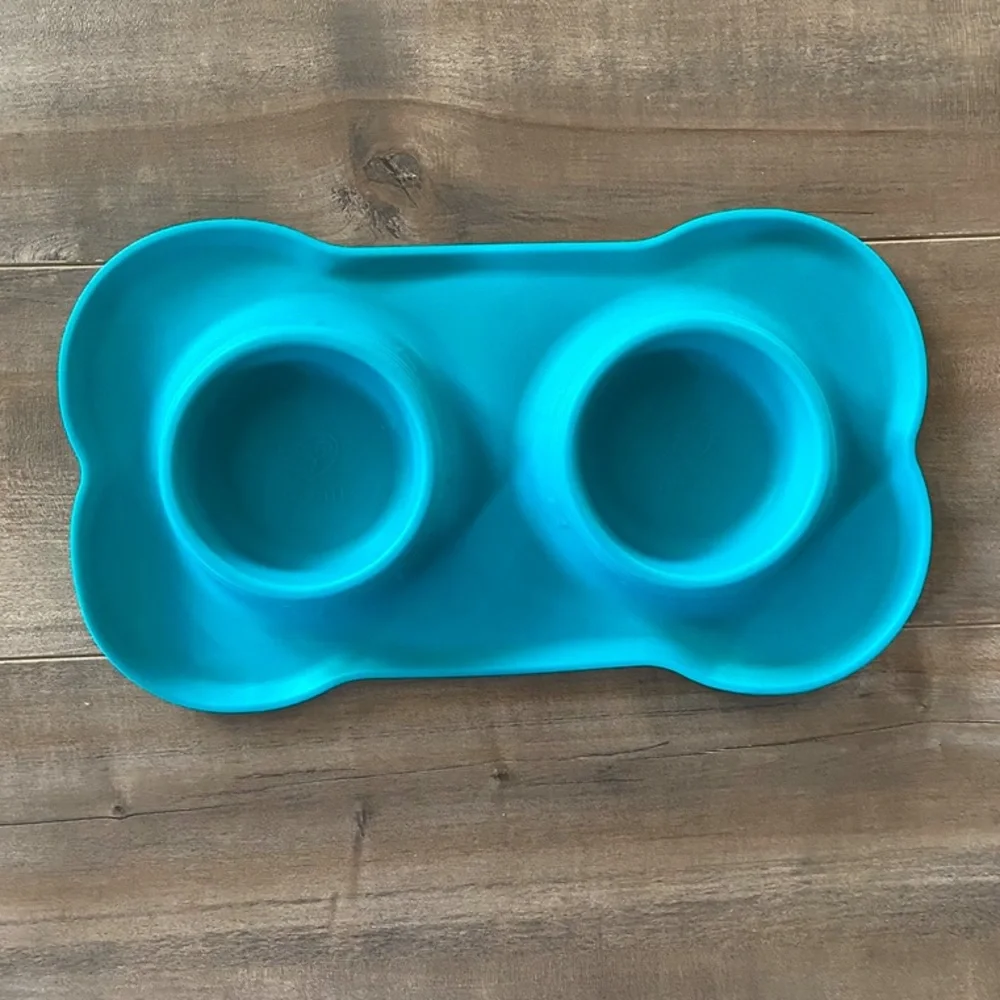 Hubulk Pet No Spill Non-Skid Silicone Mat Food Bowl for Water and Food - Small